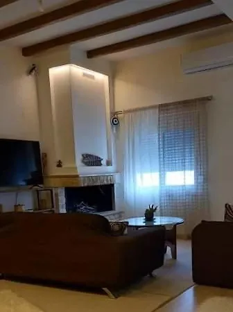 Kellys Cozy Near To The Beach!! *